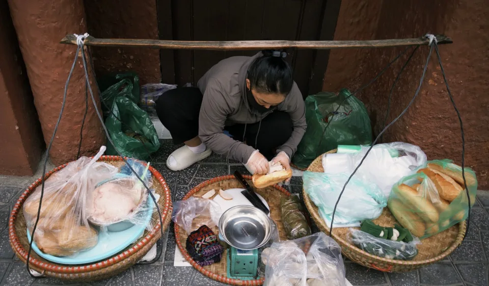 Bàn ăn gia đình